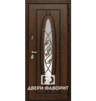 Дверь для загородного дома со стеклом и ковкой
