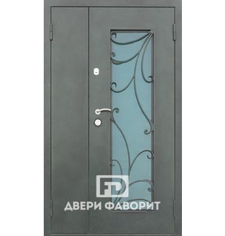 Дверь двустворчатая уличная с ковкой