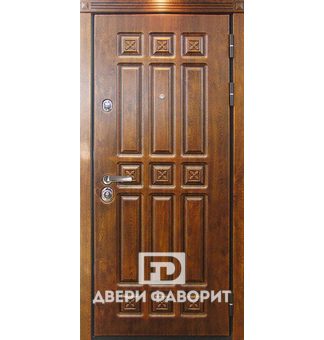 дверь уличная из железа с отделкой филенчатый мдф, укомплектована тремя петлями